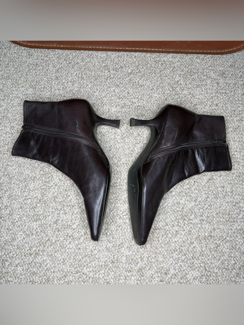Etienne Aigner heeled ankle boots - Picture 12 of 13
